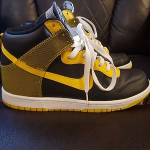 Nike Dunk High Varsity Maize